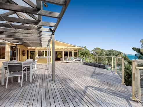 29 Kennedy Point Road, Surfdale