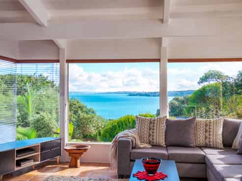 29 Kennedy Point Road, Surfdale