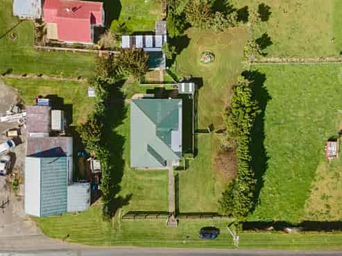 412 Ball Road, Manutahi