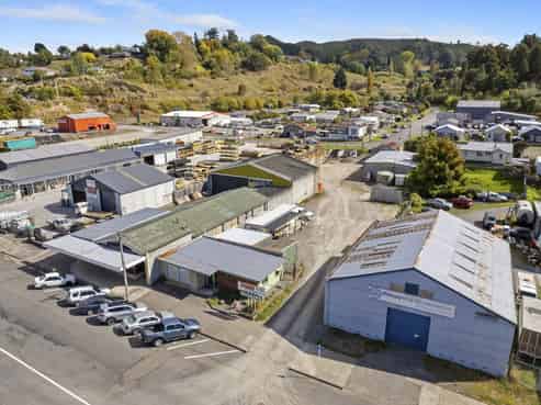 Large depot  - 3032m2