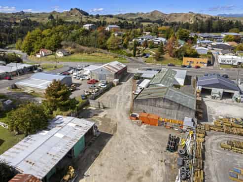 Large depot  - 3032m2