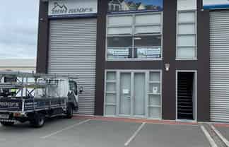 Good Sized Office, Showroom & Storage in Hornby