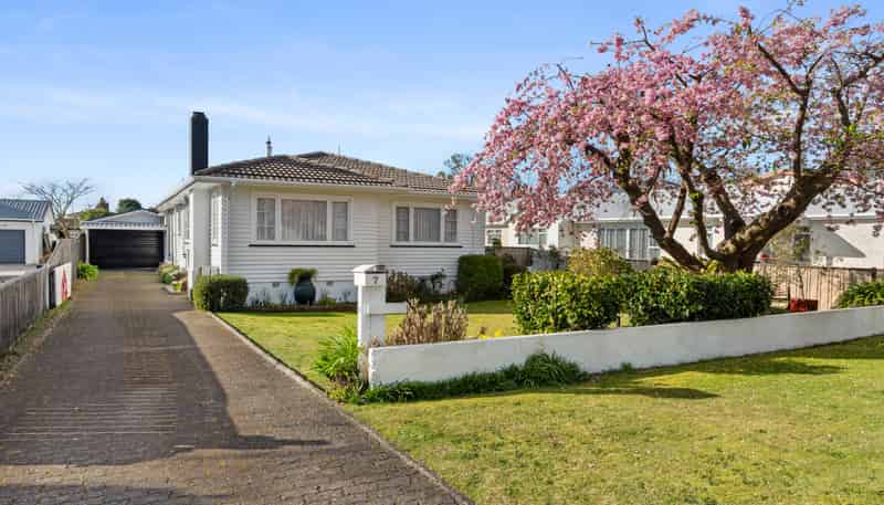 7 Holland Street, Glenholme