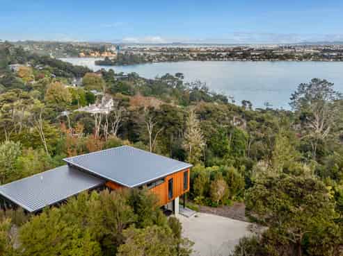 17A Chatham Avenue, Paremoremo