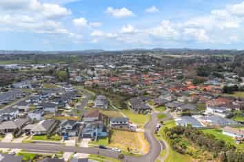 9 Regis Park Drive, Pukekohe
