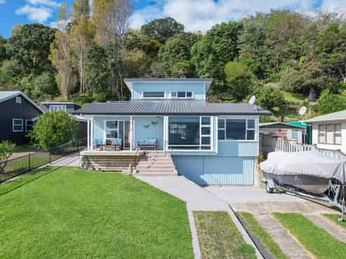 842 Thames Coast Road, Tapu