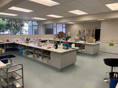 HIGH SPEC LABORATORY SPACE