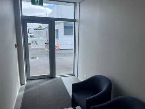 HIGH SPEC LABORATORY SPACE