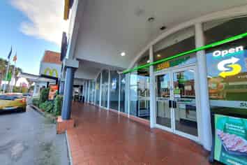Street Exposure on Manukau Road - For Lease
