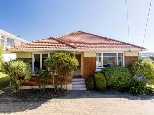 122 Easther Crescent, Kew