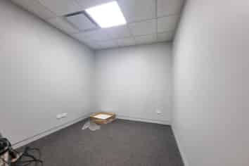 Central New Lynn Landmark – Versatile Retail/Showroom