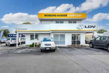 Global Tenant on Prime Corner Site 