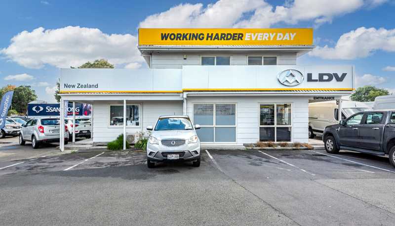 156-162 Great South Road, Takanini