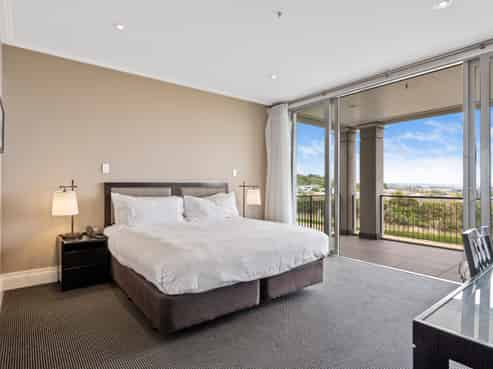406/100Road Napier, Hilltop