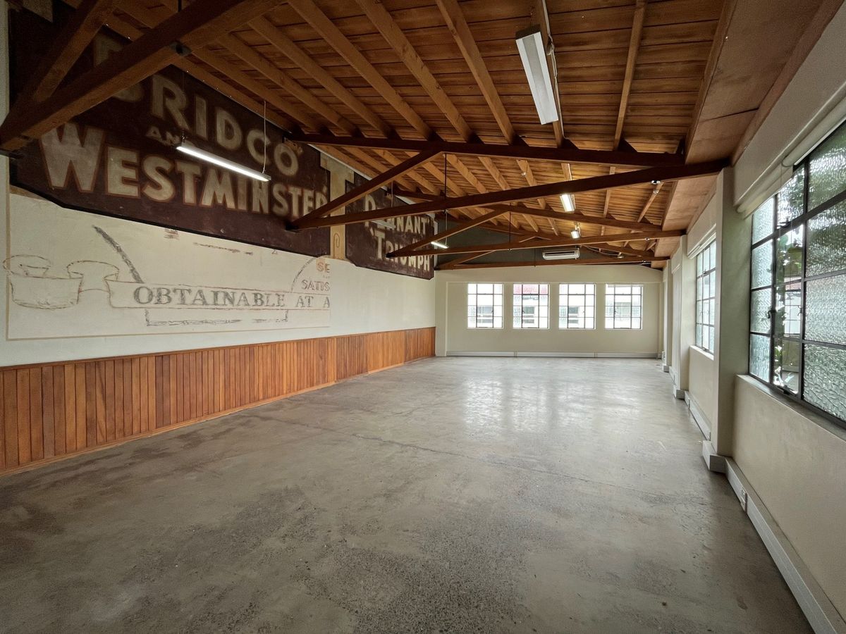 Character Kingsland office