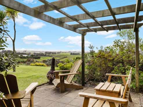 146 Cooper Road, Pollok
