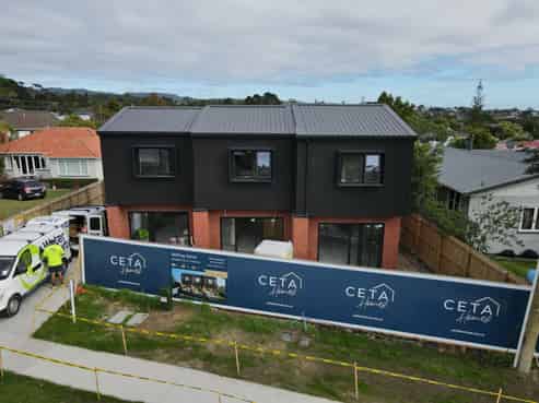 3/97  Atkinson Road , Titirangi
