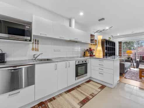 A14/71 Spencer Road, Oteha