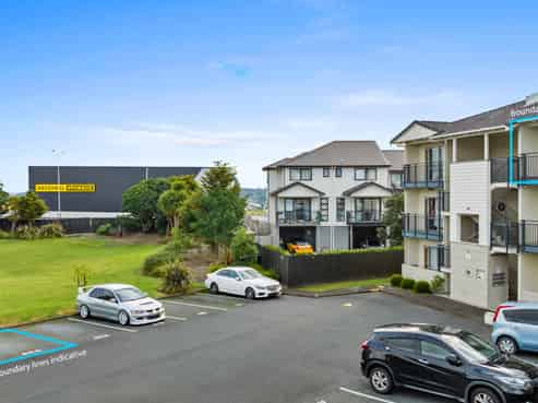 A14/71 Spencer Road, Oteha