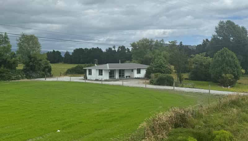 102 Whale Road , Whataroa