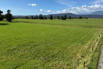 102 Whale Road , Whataroa