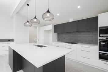 77 Stratford Drive, Cable Bay