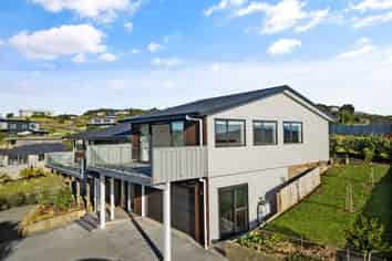 77 Stratford Drive, Cable Bay