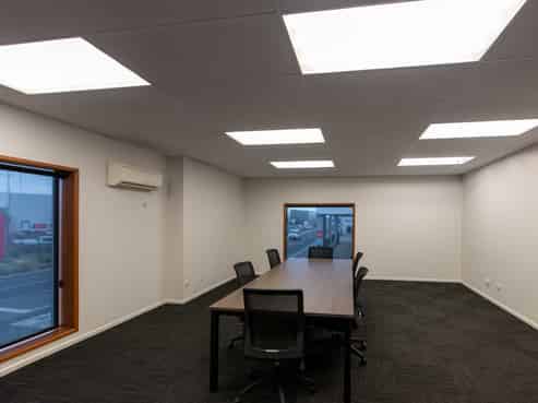 Large Office & Showroom! 