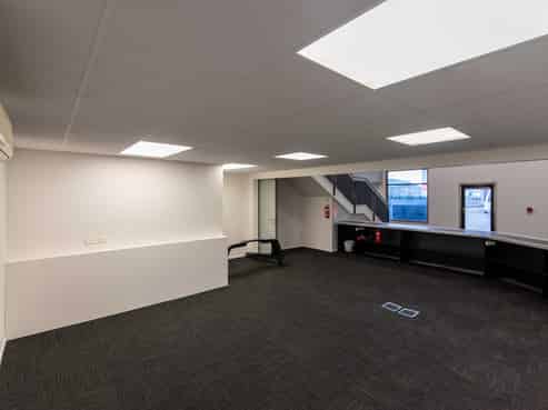 Large Office & Showroom! 
