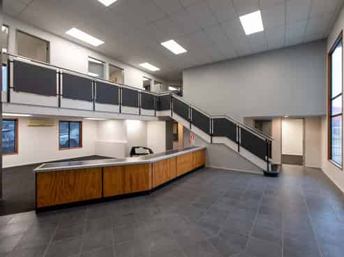 Large Office & Showroom! 