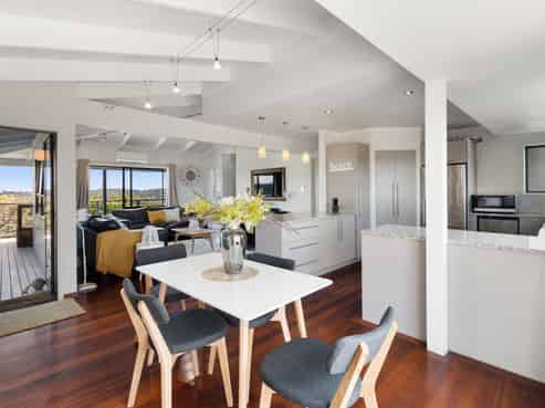 11 Burrell Road, Oneroa