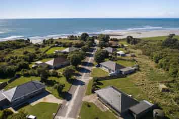2 Larsen Street, Cape Foulwind