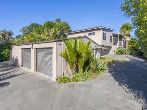 2 Whaka Street, Maungaturoto