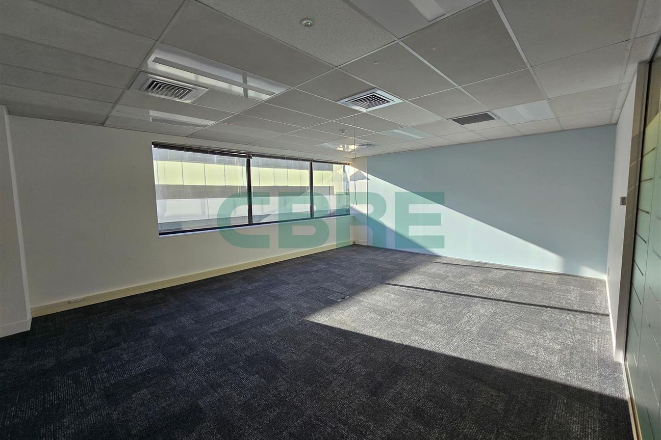 CBRE - Modern, Spacious and Sunny - Aanzicht 6
