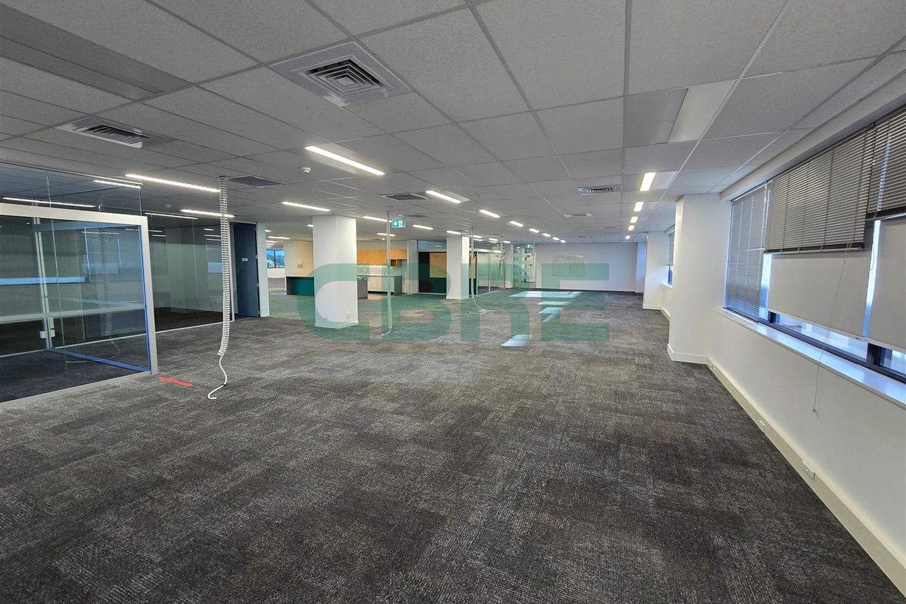CBRE - Modern, Spacious and Sunny - Aanzicht 5