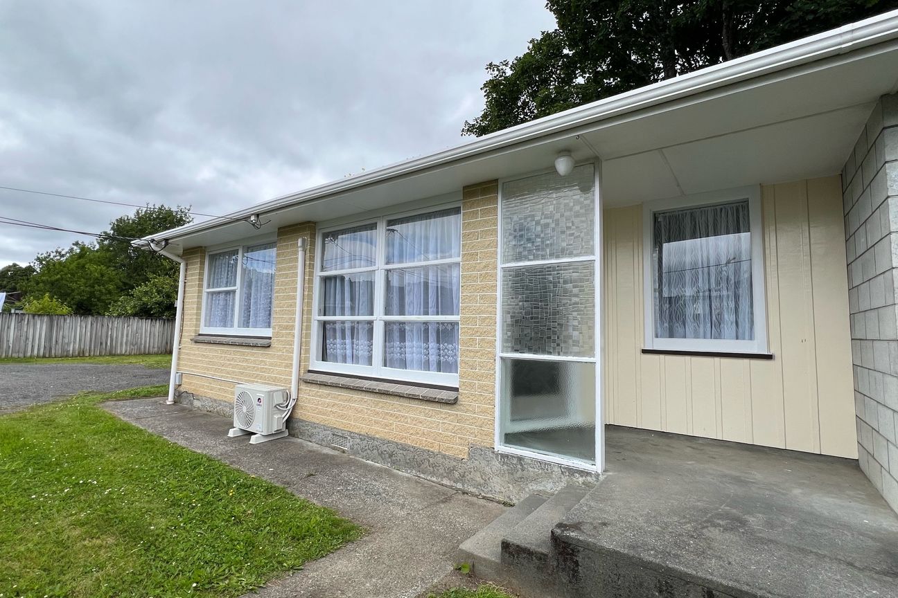 2 Bedroom, Wainuiomata - Vista 2