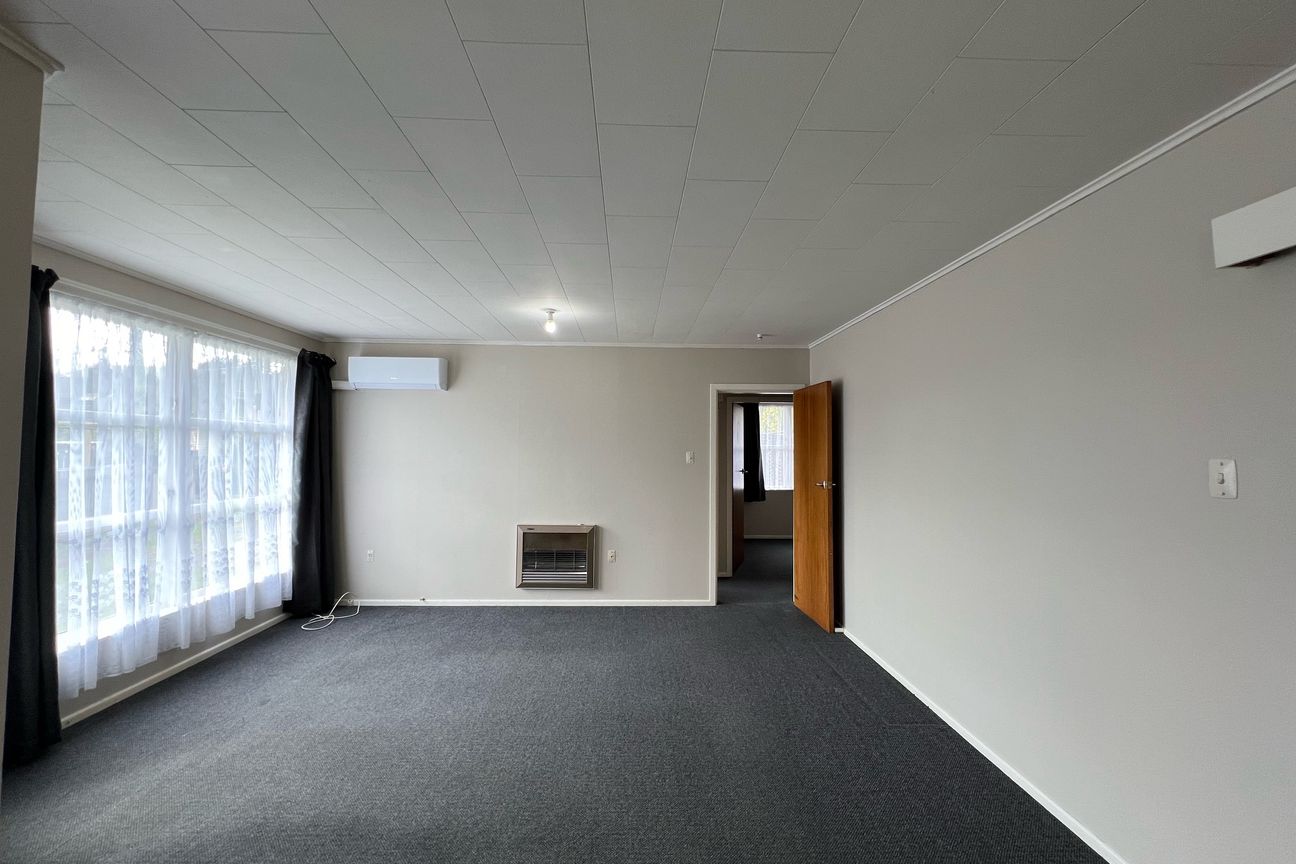2 Bedroom, Wainuiomata - Vista 3