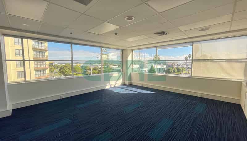  15 Osterley Way, Manukau