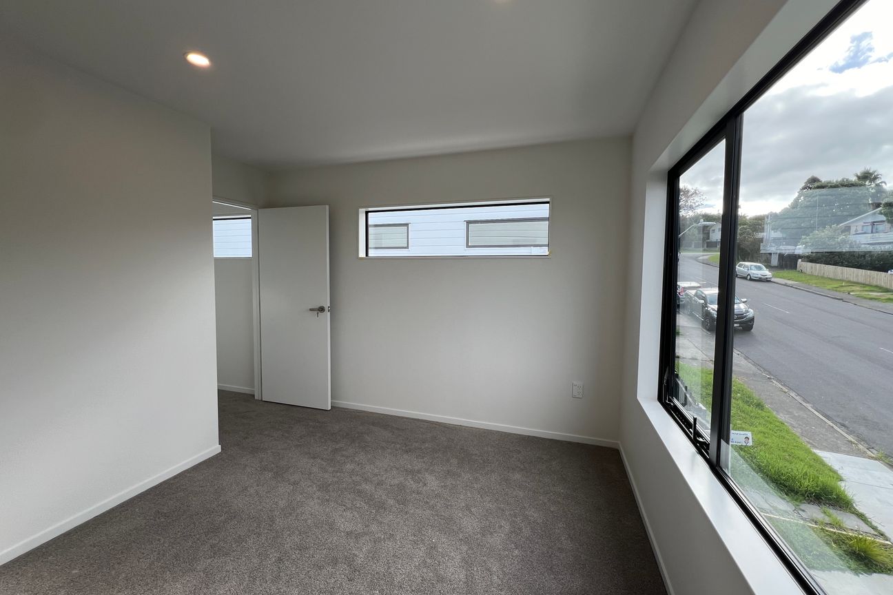Freehold Freestanding Home in Heart Of Massey - Altro