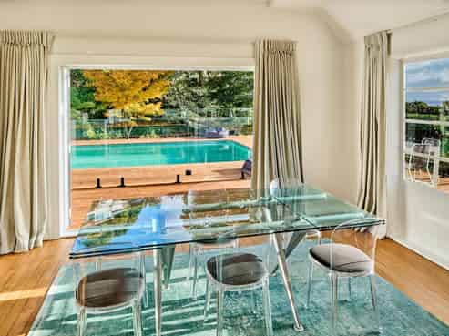 10 Walter Road, Lowry Bay