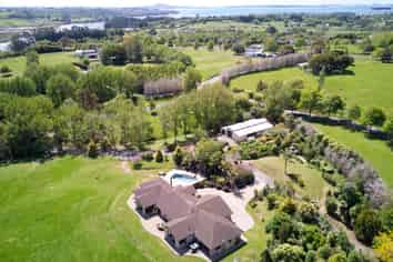 12 Potts Road, Whitford