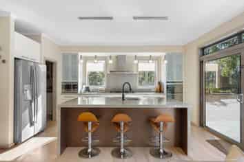 12 Potts Road, Whitford