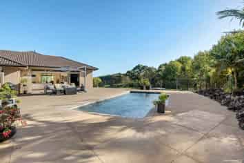 12 Potts Road, Whitford