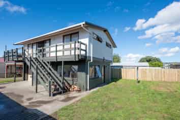 89B Ranolf Street, Victoria