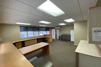Price Reduction! Tidy Middleton Office.