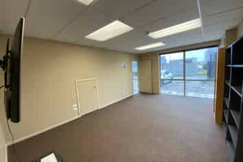 Price Reduction! Tidy Middleton Office.