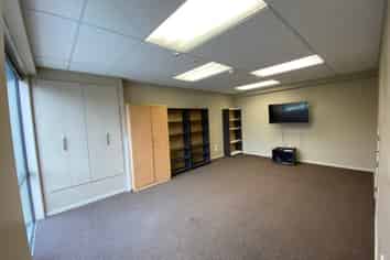Price Reduction! Tidy Middleton Office.