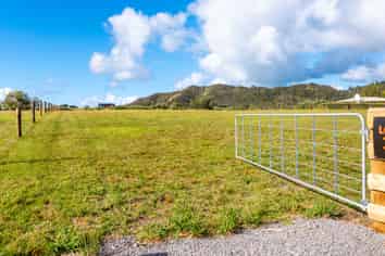 16 Koutu Point Road, OPONONI