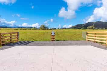 16 Koutu Point Road, OPONONI