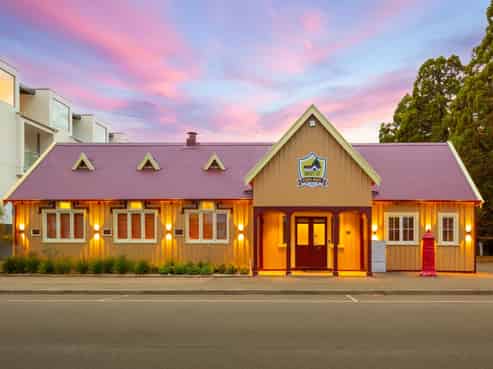 Fully Refurbished Schoolhouse - Nelson City 